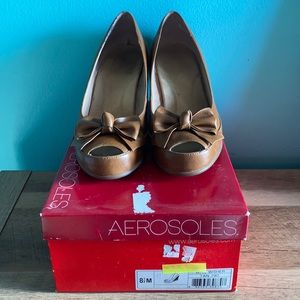 Tan wedges, adorable, in tact